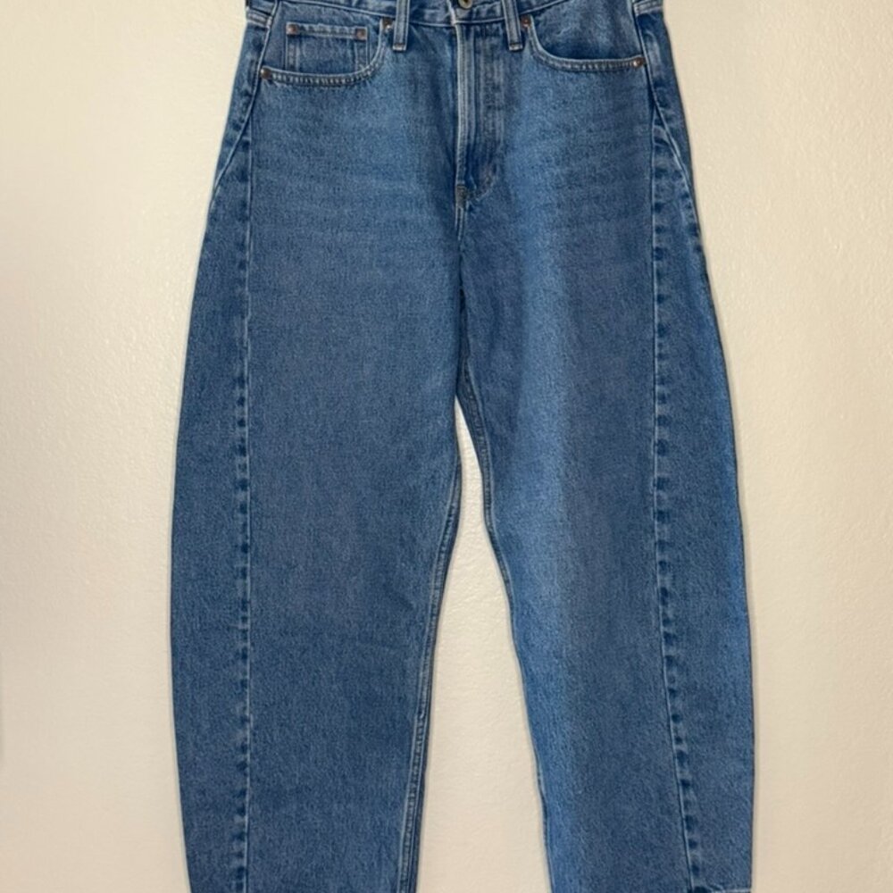 Abercrombie & Fitch Curve Love Barrel Jeans, Mid-Rise, Size 27 (4R)